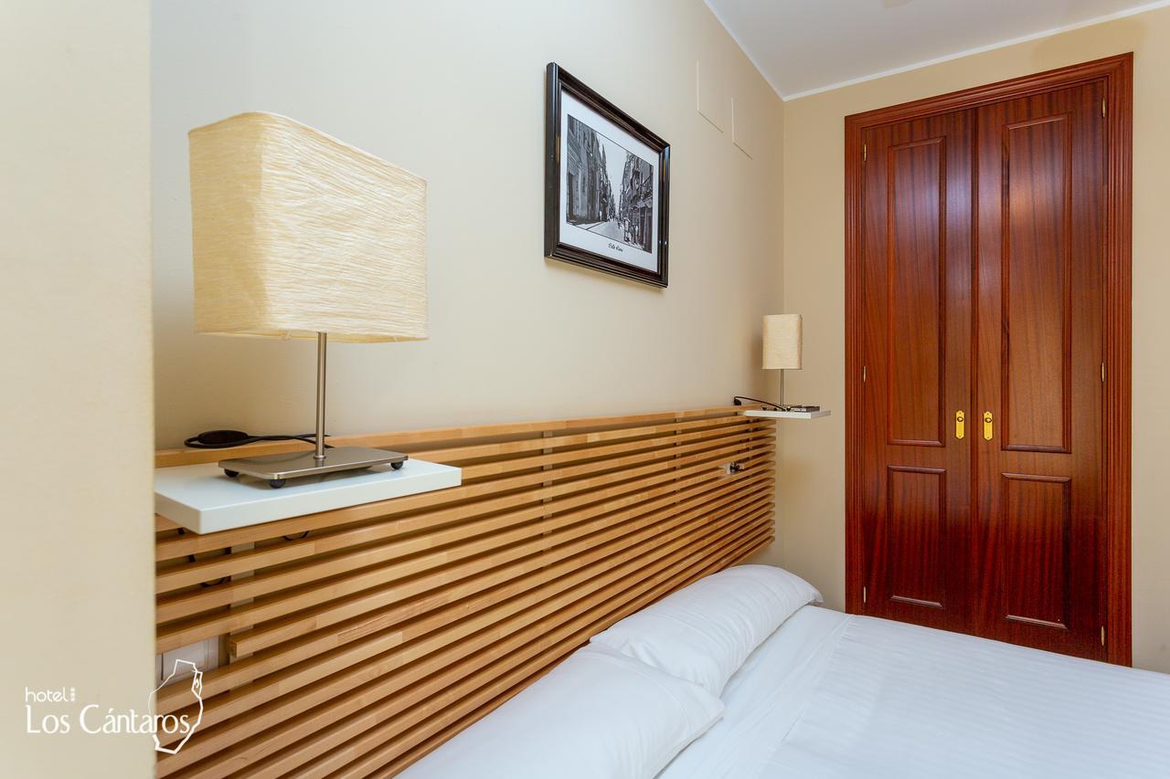 Apartamentos Los Cantaros El Puerto de Santa María Extérieur photo